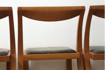 中古　イタリア製　ポラダ(porada)社　アーレキン(ARLEKIN)　優美な曲線ラインが目を惹くダイニングチェア4脚セット(椅子、イス、いす)(定価4脚で約48万円)(R-075994)
