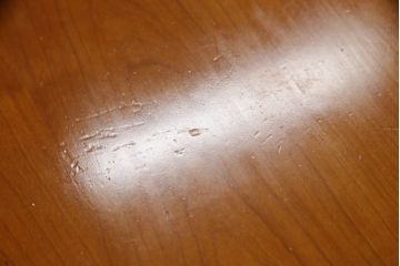 中古　アクタス取り扱い　イタリア製　ポラダ(porada)社　チェリー材　すっきりとした佇まいが魅力的なダイニングテーブル(4人掛け、6人掛け、食卓)(定価約32万円)(R-075996)