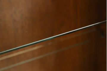 中古　美品　DREXEL HERITAGE(ドレクセルヘリテイジ)　FRANCESCA(フランチェスカ)シリーズ　照明付き!堂々とした佇まいのキャビネット(収納棚、戸棚、食器棚、カップボード、飾り棚)(定価約141万円)(R-075997)