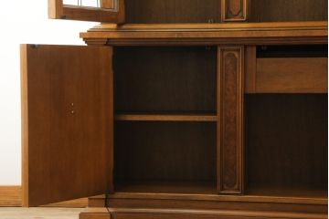 中古　美品　DREXEL HERITAGE(ドレクセルヘリテイジ)　FRANCESCA(フランチェスカ)シリーズ　照明付き!堂々とした佇まいのキャビネット(収納棚、戸棚、食器棚、カップボード、飾り棚)(定価約141万円)(R-075997)
