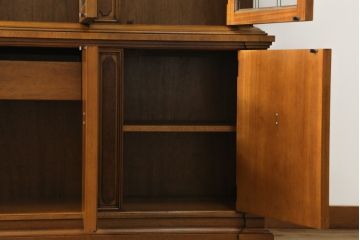 中古　美品　DREXEL HERITAGE(ドレクセルヘリテイジ)　FRANCESCA(フランチェスカ)シリーズ　照明付き!堂々とした佇まいのキャビネット(収納棚、戸棚、食器棚、カップボード、飾り棚)(定価約141万円)(R-075997)