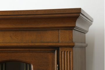 中古　美品　DREXEL HERITAGE(ドレクセルヘリテイジ)　FRANCESCA(フランチェスカ)シリーズ　照明付き!堂々とした佇まいのキャビネット(収納棚、戸棚、食器棚、カップボード、飾り棚)(定価約141万円)(R-075997)