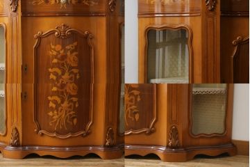 中古　イタリア製　エレガントな佇まいが目を惹く!! 美しい象嵌入りキャビネット(収納棚、戸棚、食器棚、カップボード、飾り棚、キュリオケース、店舗什器)(R-075998)