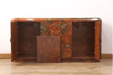 ヴィンテージ家具　繊細な絵柄が目を引くシノワズリ様式のサイドボード(サイドキャビネット、リビングボード、引き出し、収納棚、戸棚)(R-076000)