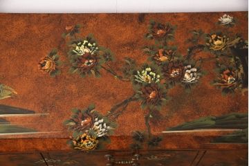 ヴィンテージ家具　繊細な絵柄が目を引くシノワズリ様式のサイドボード(サイドキャビネット、リビングボード、引き出し、収納棚、戸棚)(R-076000)