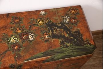 ヴィンテージ家具　繊細な絵柄が目を引くシノワズリ様式のサイドボード(サイドキャビネット、リビングボード、引き出し、収納棚、戸棚)(R-076000)