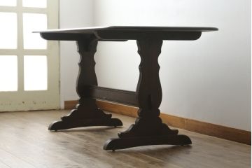 イギリスビンテージ　ERCOL(アーコール)　クラシカルな雰囲気漂うダイニングテーブル(4人掛け、6人掛け、食卓、作業台、ヴィンテージ、英国、北欧)(R-076002)