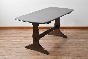 イギリスヴィンテージ　ERCOL(アーコール)　クラシカルな雰囲気漂うダイニングテーブル(4人掛け、6人掛け、食卓、作業台、ヴィンテージ、英国、北欧)(R-076002)