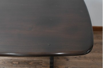 イギリスヴィンテージ　ERCOL(アーコール)　クラシカルな雰囲気漂うダイニングテーブル(4人掛け、6人掛け、食卓、作業台、ヴィンテージ、英国、北欧)(R-076002)