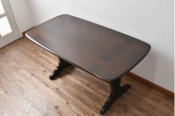 イギリスヴィンテージ　ERCOL(アーコール)　クラシカルな雰囲気漂うダイニングテーブル(4人掛け、6人掛け、食卓、作業台、ヴィンテージ、英国、北欧)(R-076002)