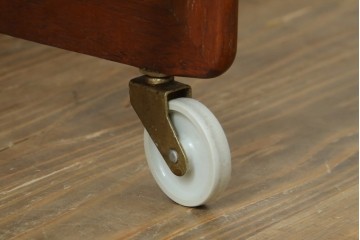 デンマークヴィンテージ　チーク材　キャスターとカゴ付きで便利なソーイングワゴン　(R-076005)