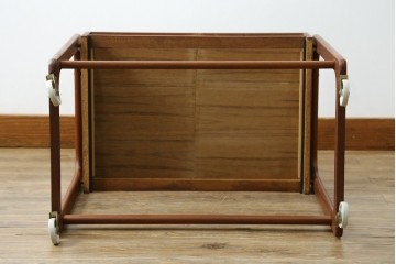 デンマークヴィンテージ　チーク材　キャスターとカゴ付きで便利なソーイングワゴン　(R-076005)