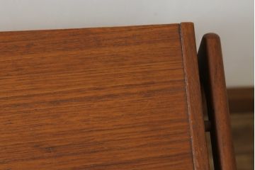 デンマークビンテージ　チーク材　キャスターとカゴ付きで便利なソーイングワゴン(ソーイングテーブル、サイドワゴン、サイドテーブル、ヴィンテージ、北欧)(R-076005)