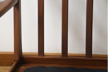 北欧ビンテージ　チーク材　落ち着いた佇まいでくつろぎの時間を演出する1人掛けソファ(1P、一人掛け、アームチェア、椅子、イス、ヴィンテージ)(R-076006)