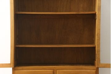 和製アンティーク　カバ材　昭和レトロな雰囲気漂う本箱(ブックケース、ガラス戸棚、収納棚、食器棚、キャビネット)(R-076008)