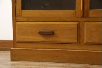 和製アンティーク　カバ材　昭和レトロな雰囲気漂う本箱(ブックケース、ガラス戸棚、収納棚、食器棚、キャビネット)(R-076008)