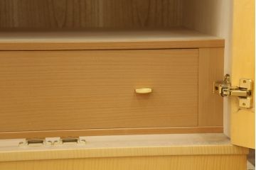 中古　松創(MATSUSO)　洗練された佇まいが魅力的な幅狭ワードローブ(洋服タンス、戸棚、収納棚、キャビネット)(R-076009)