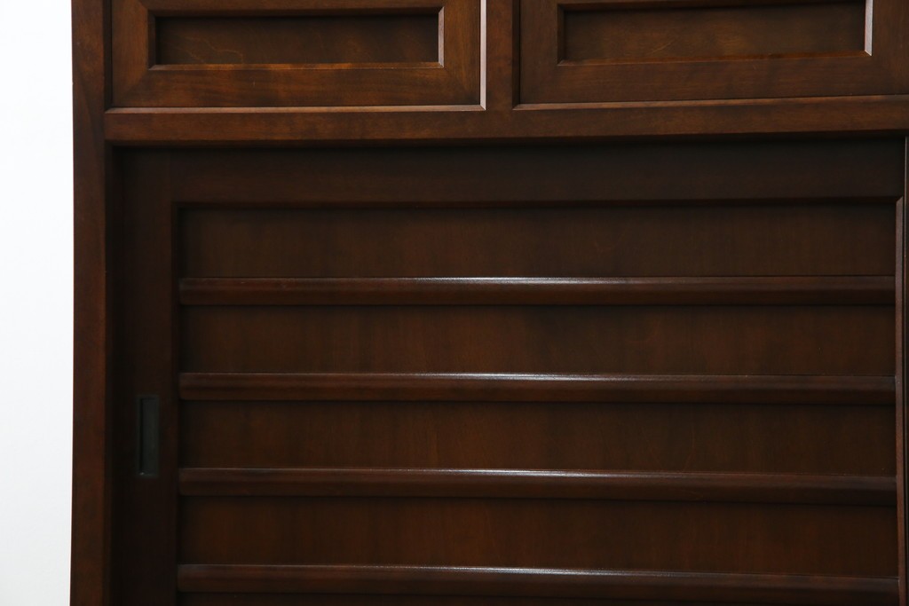 中古　美品　松本民芸家具　和モダンな雰囲気を醸し出す舞良型食器棚　定価約133万円　(R-076011)