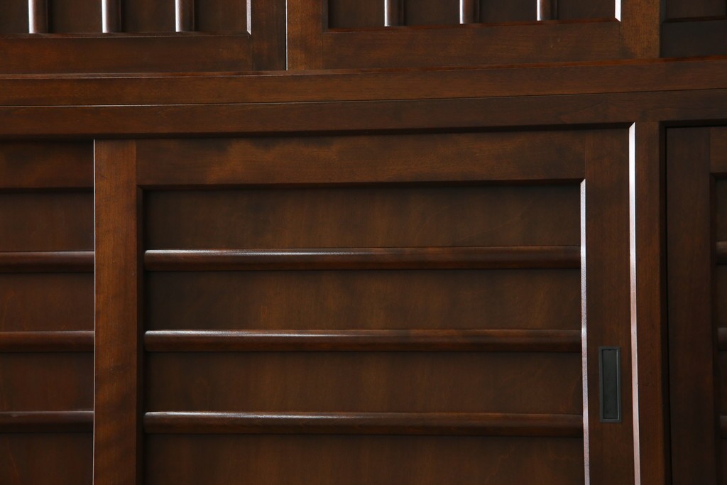 中古　美品　松本民芸家具　和モダンな雰囲気を醸し出す舞良型食器棚　定価約133万円　(R-076011)