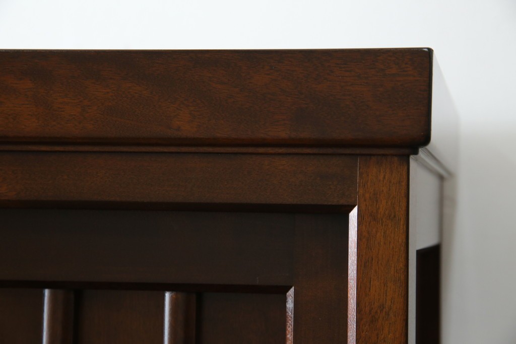 中古　美品　松本民芸家具　和モダンな雰囲気を醸し出す舞良型食器棚　定価約133万円　(R-076011)