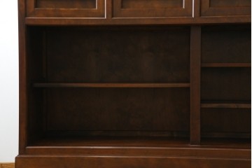 中古　美品　松本民芸家具　和モダンな雰囲気を醸し出す舞良型食器棚　定価約133万円　(R-076011)