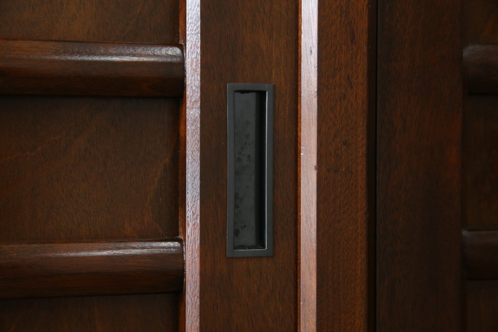 中古　美品　松本民芸家具　和モダンな雰囲気を醸し出す舞良型食器棚　定価約133万円　(R-076011)