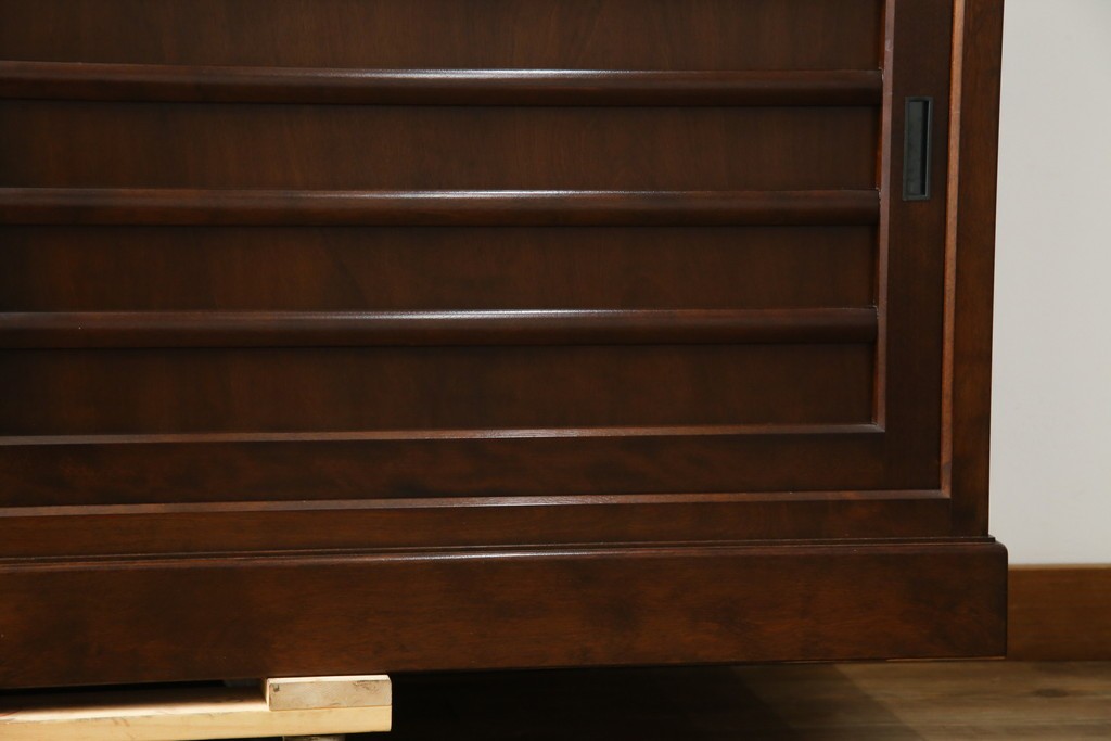 中古　美品　松本民芸家具　和モダンな雰囲気を醸し出す舞良型食器棚　定価約133万円　(R-076011)