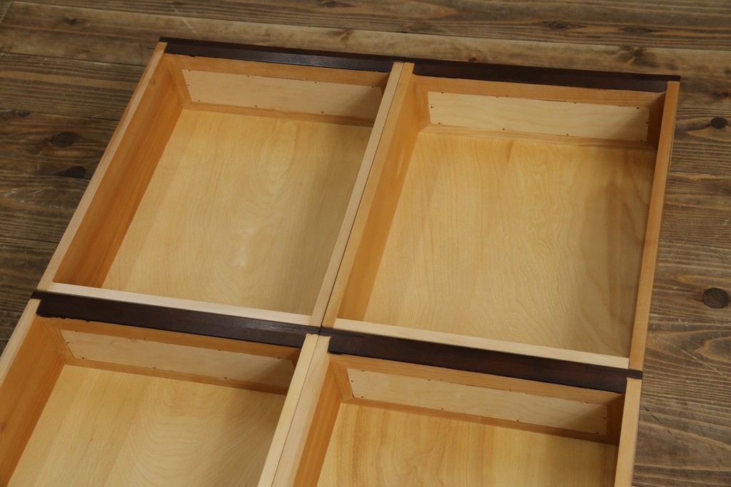 中古　美品　松本民芸家具　和モダンな雰囲気を醸し出す舞良型食器棚　定価約133万円　(R-076011)