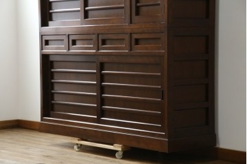 中古　美品　松本民芸家具　和モダンな雰囲気を醸し出す舞良型食器棚　定価約133万円　(R-076011)