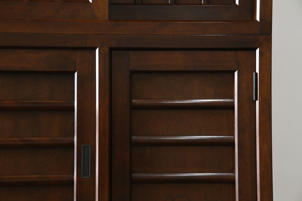 中古　美品　松本民芸家具　和モダンな雰囲気を醸し出す舞良型食器棚　定価約133万円　(R-076011)