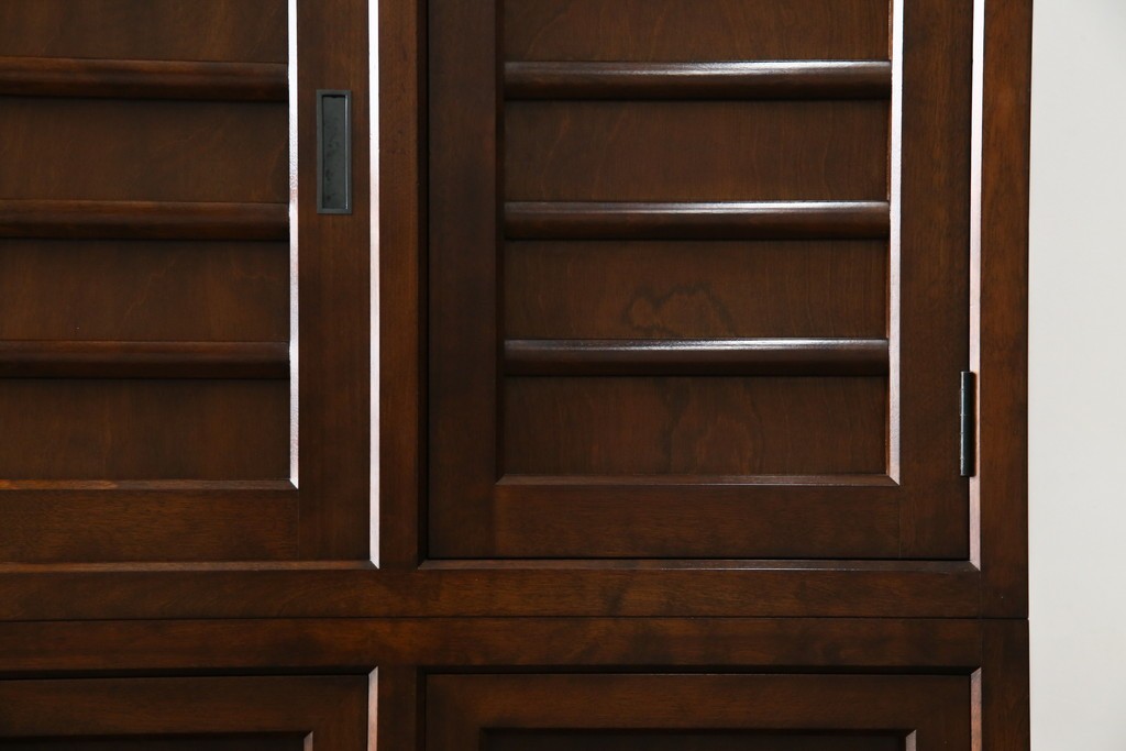 中古　美品　松本民芸家具　和モダンな雰囲気を醸し出す舞良型食器棚　定価約133万円　(R-076011)