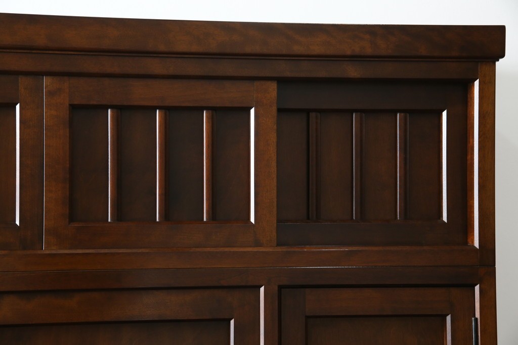 中古　美品　松本民芸家具　和モダンな雰囲気を醸し出す舞良型食器棚　定価約133万円　(R-076011)