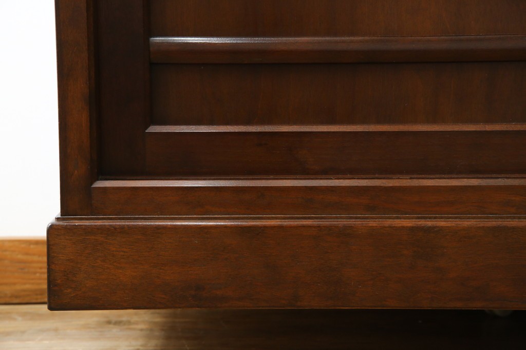 中古　美品　松本民芸家具　和モダンな雰囲気を醸し出す舞良型食器棚　定価約133万円　(R-076011)