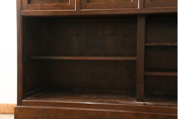 中古　美品　松本民芸家具　和モダンな雰囲気を醸し出す舞良型食器棚(キャビネット、水屋箪笥、収納棚、戸棚)(定価約133万円)(R-076011)