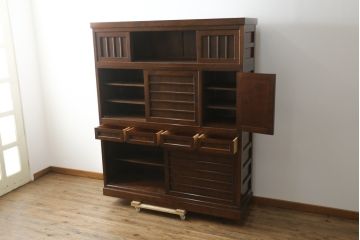 中古　美品　松本民芸家具　和モダンな雰囲気を醸し出す舞良型食器棚(キャビネット、水屋箪笥、収納棚、戸棚)(定価約133万円)(R-076011)