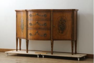 中古　美品　希少モデル　DREXEL HERITAGE(ドレクセルヘリテイジ)　Nine Elms(ナイン エルムス)　上品な佇まいが魅力的なサイドボード(サイドキャビネット、収納棚、戸棚、引き出し)(R-076013)