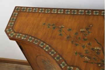 中古　美品　希少モデル　DREXEL HERITAGE(ドレクセルヘリテイジ)　Nine Elms(ナイン エルムス)　上品な佇まいが魅力的なサイドボード(サイドキャビネット、収納棚、戸棚、引き出し)(R-076013)
