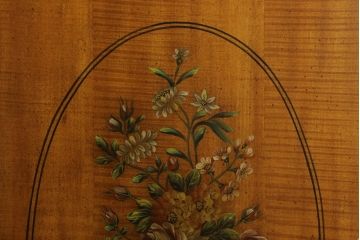 中古　美品　希少モデル　DREXEL HERITAGE(ドレクセルヘリテイジ)　Nine Elms(ナイン エルムス)　上品な佇まいが魅力的なサイドボード(サイドキャビネット、収納棚、戸棚、引き出し)(R-076013)