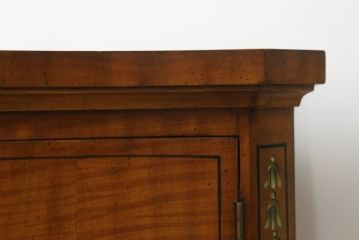 中古　美品　希少モデル　DREXEL HERITAGE(ドレクセルヘリテイジ)　Nine Elms(ナイン エルムス)　上品な佇まいが魅力的なサイドボード(サイドキャビネット、収納棚、戸棚、引き出し)(R-076013)