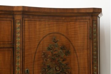 中古　美品　希少モデル　DREXEL HERITAGE(ドレクセルヘリテイジ)　Nine Elms(ナイン エルムス)　上品な佇まいが魅力的なサイドボード(サイドキャビネット、収納棚、戸棚、引き出し)(R-076013)