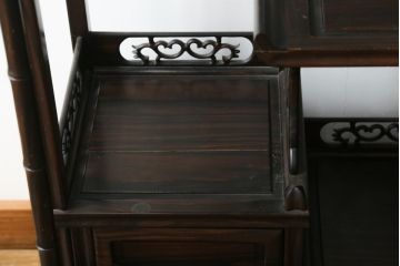 和製ビンテージ　民芸家具　縞黒檀(シマコクタン)無垢材　上品な色味と艶が魅力的な飾り棚(茶棚、違い棚、収納棚、戸棚、ヴィンテージ)(R-076019)