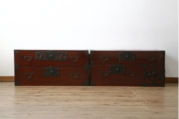 和製アンティーク　前面欅(ケヤキ)材　落ち着いた佇まいが魅力的な二段重ね仙台箪笥(収納箪笥、衣装箪笥、時代箪笥、引き出し)(R-076023)