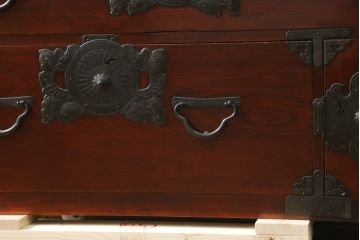 和製アンティーク　前面欅(ケヤキ)材　落ち着いた佇まいが魅力的な仙台箪笥ローボード(収納箪笥、衣装箪笥、時代箪笥、引き出し、ローチェスト、テレビ台、テレビボード)(R-076025)