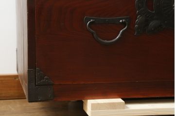 和製アンティーク　前面欅(ケヤキ)材　落ち着いた佇まいが魅力的な仙台箪笥ローボード(収納箪笥、衣装箪笥、時代箪笥、引き出し、ローチェスト、テレビ台、テレビボード)(R-076025)