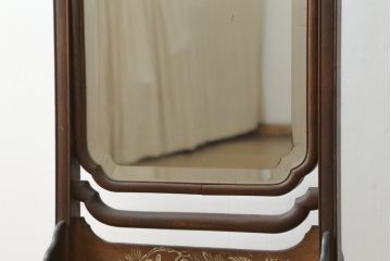 和製アンティーク　高級品!!　総桑材　上質な和の空間づくりにおすすめの彫刻入り姿見(スタンドミラー、鏡)(R-076026)