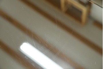 和製アンティーク　高級品!!　総桑材　上質な和の空間づくりにおすすめの彫刻入り姿見　(R-076026)