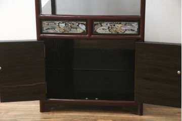 中古　韓国民芸家具　繊細な螺鈿(ラデン)細工が美しい飾り棚(収納棚、戸棚、店舗什器)(R-076027)