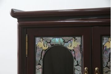 中古　韓国民芸家具　繊細な螺鈿(ラデン)細工が美しい飾り棚(収納棚、戸棚、店舗什器)(R-076027)
