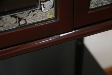 中古　韓国民芸家具　繊細な螺鈿(ラデン)細工が美しい飾り棚(収納棚、戸棚、店舗什器)(R-076027)