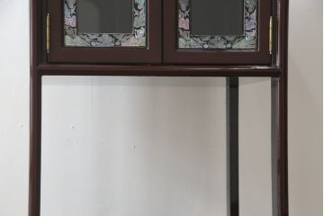 中古　韓国民芸家具　繊細な螺鈿(ラデン)細工が美しい飾り棚(収納棚、戸棚、店舗什器)(R-076027)